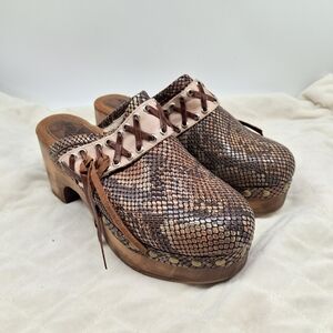 New in Box Freebird by Steven Woodstock Clogs